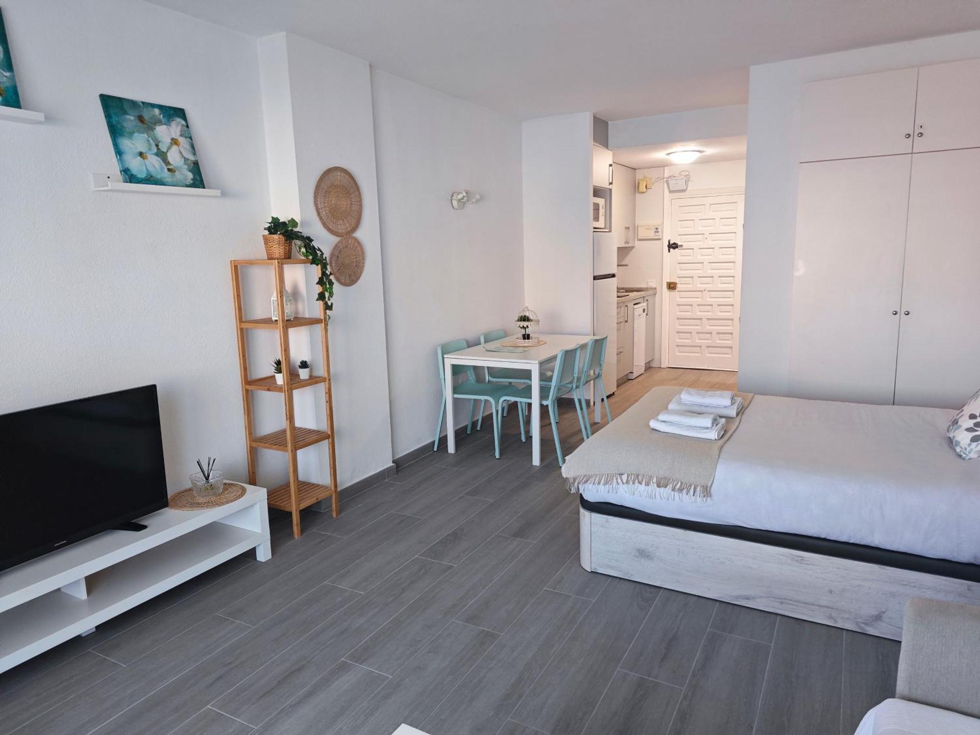 Benalbeach Casa Kito Suite 1ª Linea De Playa Benalmadena Luaran gambar